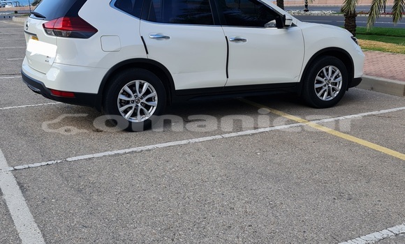 Buy Used Nissan X–Trail White Car in Muscat in Masqat Buy Used Nissan X–Trail White Car in Muscat in Masqat