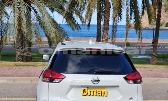 Buy Used Nissan X–Trail White Car in Muscat in Masqat Buy Used Nissan X–Trail White Car in Muscat in Masqat