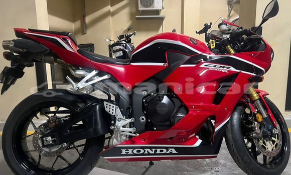 Buy Used Honda CBR Red Bike in Muscat in Masqat Buy Used Honda CBR Red Bike in Muscat in Masqat