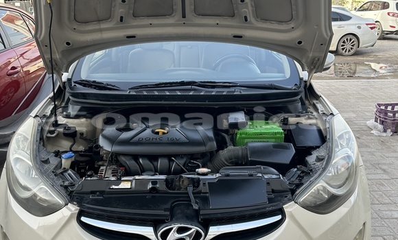 Buy Used Hyundai Elantra Beige Car in Muscat in Masqat Buy Used Hyundai Elantra Beige Car in Muscat in Masqat