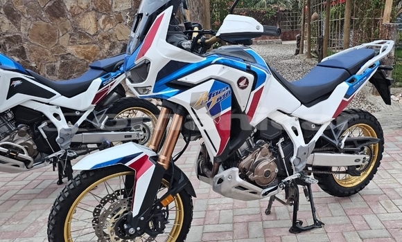 Buy Used Honda CRF Blue Bike in al–Buraymi in adh-Dhahirah Buy Used Honda CRF Blue Bike in al–Buraymi in adh-Dhahirah