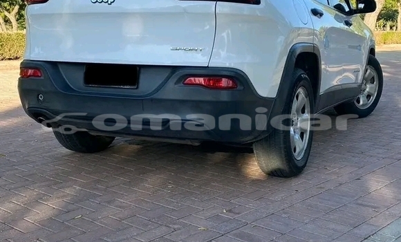 Buy Used Jeep Liberty (Patriot) White Car in al–Masna'ah in al-Batinah