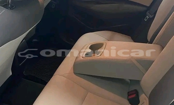 Buy Used Toyota Corolla White Car in al–Buraymi in adh-Dhahirah Buy Used Toyota Corolla White Car in al–Buraymi in adh-Dhahirah