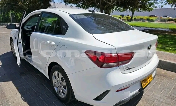 Buy Used Kia Rio White Car in as–Sib in Masqat Buy Used Kia Rio White Car in as–Sib in Masqat