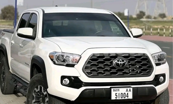 Buy Used Toyota Tacoma White Car in as–Suwayq in al-Batinah Buy Used Toyota Tacoma White Car in as–Suwayq in al-Batinah