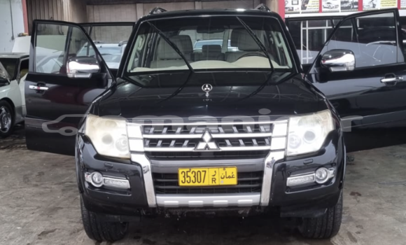 Buy Used Mitsubishi Pajero Black Car in Salalah in Dhufar Buy Used Mitsubishi Pajero Black Car in Salalah in Dhufar