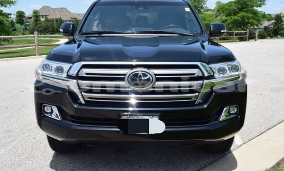 Buy Used Toyota Land Cruiser Black Car in Muscat in Masqat Buy Used Toyota Land Cruiser Black Car in Muscat in Masqat