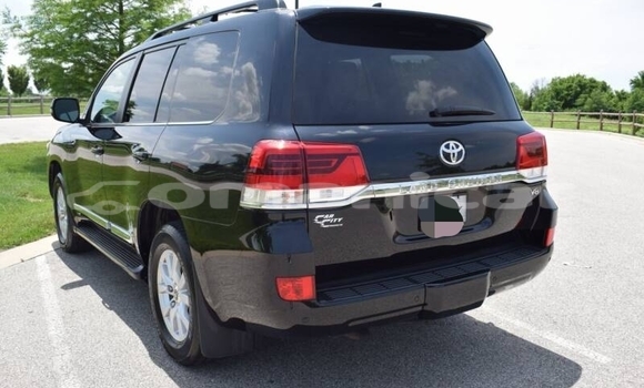 Buy Used Toyota Land Cruiser Black Car in Muscat in Masqat Buy Used Toyota Land Cruiser Black Car in Muscat in Masqat
