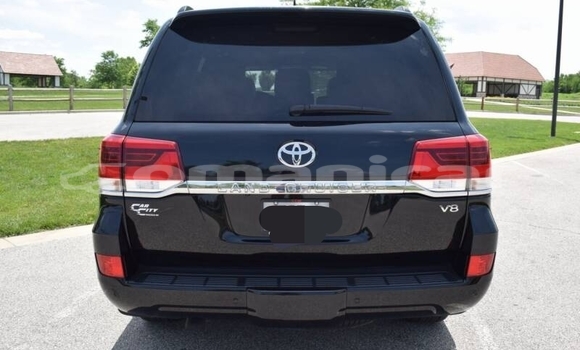 Buy Used Toyota Land Cruiser Black Car in Muscat in Masqat Buy Used Toyota Land Cruiser Black Car in Muscat in Masqat