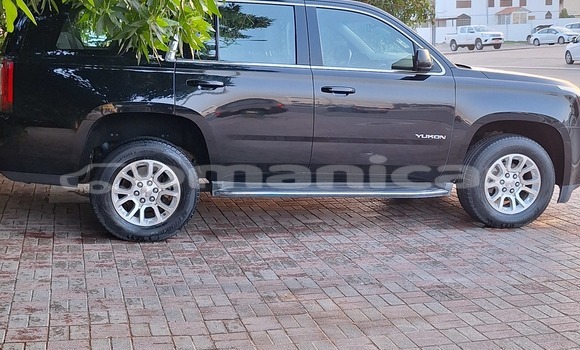 Buy Used GMC Yukon Black Car in Al khuwair in al-Batinah Buy Used GMC Yukon Black Car in Al khuwair in al-Batinah