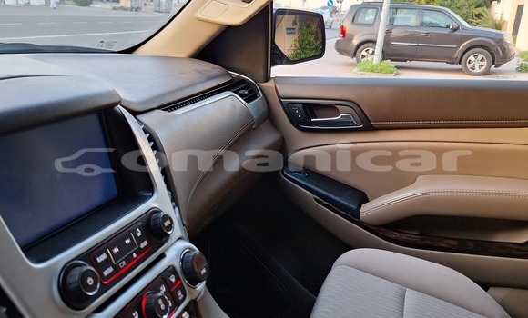 Buy Used GMC Yukon Black Car in Al khuwair in al-Batinah Buy Used GMC Yukon Black Car in Al khuwair in al-Batinah