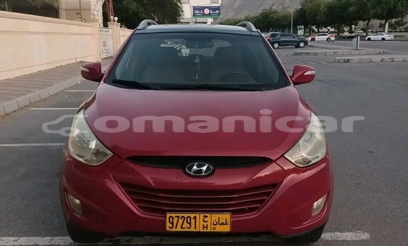 Buy Used Hyundai Tucson Red Car in Ruwi in Masqat Buy Used Hyundai Tucson Red Car in Ruwi in Masqat
