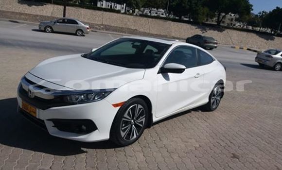 Buy Used Honda Civic White Car in Masqat in Masqat Buy Used Honda Civic White Car in Masqat in Masqat