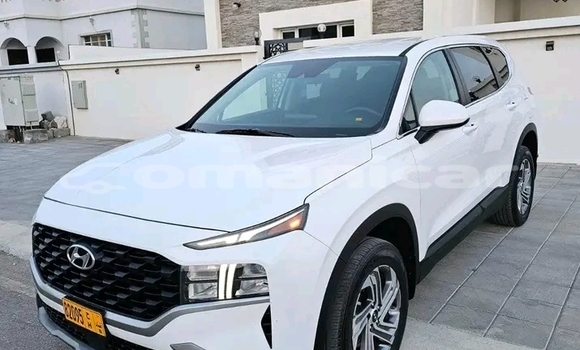 Buy Used Hyundai Santamo White Car in as–Sib in Masqat Buy Used Hyundai Santamo White Car in as–Sib in Masqat
