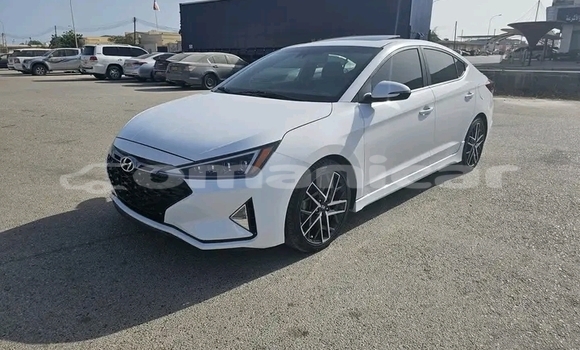 Buy Used Toyota Esquire White Car in Saham in al-Batinah Buy Used Toyota Esquire White Car in Saham in al-Batinah