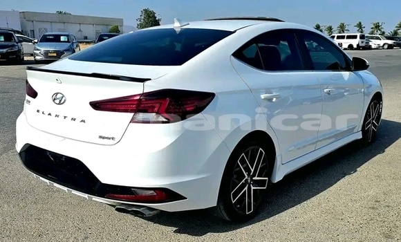 Buy Used Toyota Esquire White Car in Saham in al-Batinah Buy Used Toyota Esquire White Car in Saham in al-Batinah