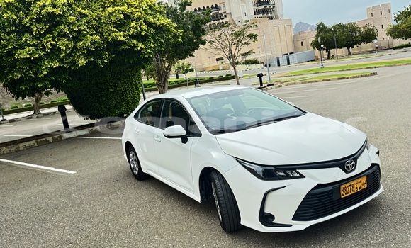 Buy Used Toyota Corolla White Car in Masqat in Masqat Buy Used Toyota Corolla White Car in Masqat in Masqat