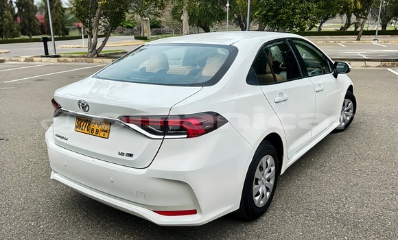 Buy Used Toyota Corolla White Car in Masqat in Masqat Buy Used Toyota Corolla White Car in Masqat in Masqat