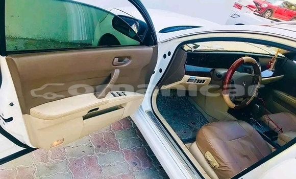 Buy Used Renault Alaskan White Car in Masqat in Masqat Buy Used Renault Alaskan White Car in Masqat in Masqat