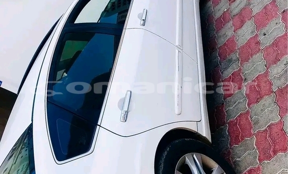 Buy Used Renault Alaskan White Car in Masqat in Masqat Buy Used Renault Alaskan White Car in Masqat in Masqat