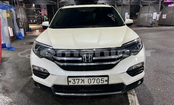 Buy Used Honda Pilot White Car in al–Khaburah in al-Batinah Buy Used Honda Pilot White Car in al–Khaburah in al-Batinah
