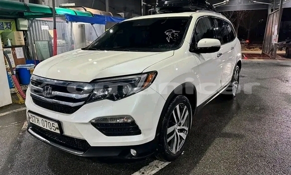 Buy Used Honda Pilot White Car in al–Khaburah in al-Batinah Buy Used Honda Pilot White Car in al–Khaburah in al-Batinah