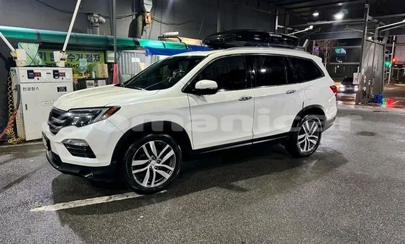 Buy Used Honda Pilot White Car in al–Khaburah in al-Batinah Buy Used Honda Pilot White Car in al–Khaburah in al-Batinah