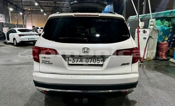 Buy Used Honda Pilot White Car in al–Khaburah in al-Batinah Buy Used Honda Pilot White Car in al–Khaburah in al-Batinah