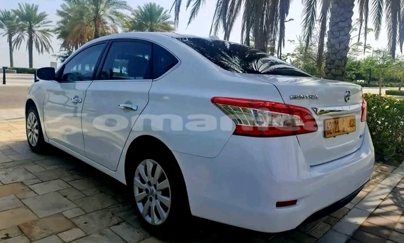 Buy Used Nissan Stanza White Car in Azaiba in Masqat Buy Used Nissan Stanza White Car in Azaiba in Masqat