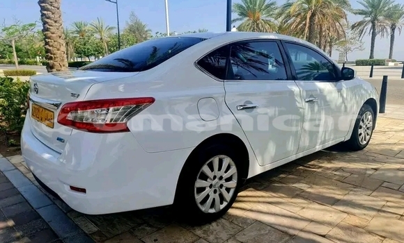 Buy Used Nissan Stanza White Car in Azaiba in Masqat Buy Used Nissan Stanza White Car in Azaiba in Masqat