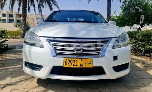 Buy Used Nissan Stanza White Car in Azaiba in Masqat Buy Used Nissan Stanza White Car in Azaiba in Masqat
