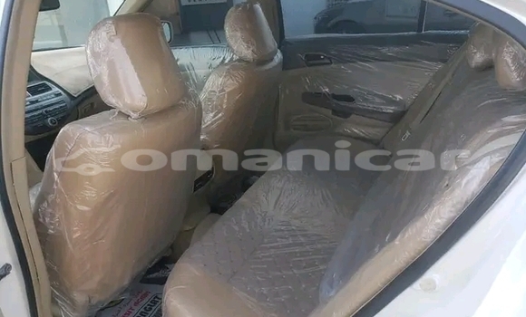 Buy Used Honda Accord White Car in al–Masna'ah in al-Batinah Buy Used Honda Accord White Car in al–Masna'ah in al-Batinah