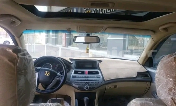 Buy Used Honda Accord White Car in al–Masna'ah in al-Batinah Buy Used Honda Accord White Car in al–Masna'ah in al-Batinah