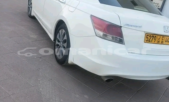 Buy Used Honda Accord White Car in al–Masna'ah in al-Batinah Buy Used Honda Accord White Car in al–Masna'ah in al-Batinah