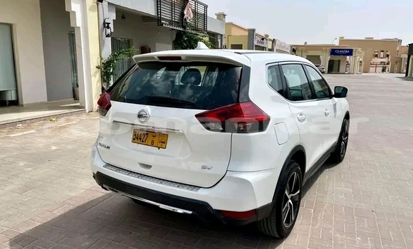 Buy Used Nissan Rogue White Car in as–Suwayq in al-Batinah