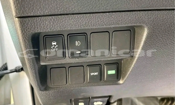 Buy Used Nissan Rogue White Car in as–Suwayq in al-Batinah Buy Used Nissan Rogue White Car in as–Suwayq in al-Batinah