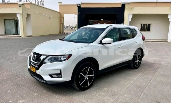 Buy Used Nissan Rogue White Car in as–Suwayq in al-Batinah Buy Used Nissan Rogue White Car in as–Suwayq in al-Batinah