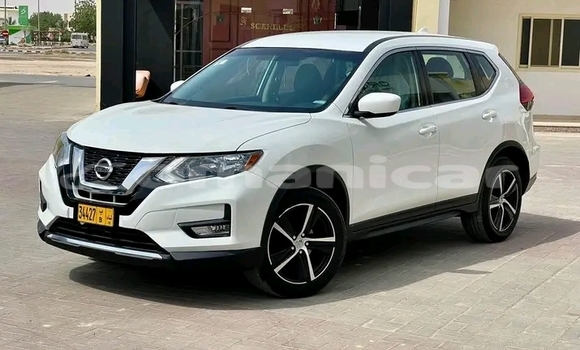 Buy Used Nissan Rogue White Car in as–Suwayq in al-Batinah Buy Used Nissan Rogue White Car in as–Suwayq in al-Batinah