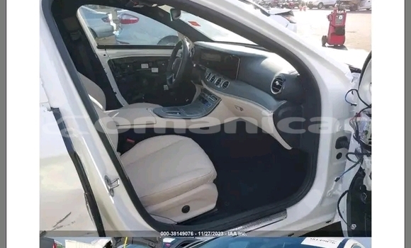 Buy Used Mercedes-Benz 290 White Car in al–Khaburah in al-Batinah Buy Used Mercedes-Benz 290 White Car in al–Khaburah in al-Batinah