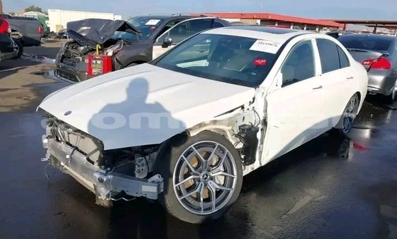 Buy Used Mercedes-Benz 290 White Car in al–Khaburah in al-Batinah Buy Used Mercedes-Benz 290 White Car in al–Khaburah in al-Batinah