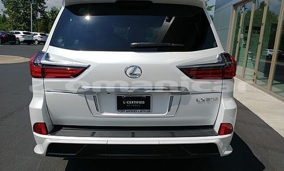 Buy Used Lexus LX 570 White Car in Muscat in Masqat Buy Used Lexus LX 570 White Car in Muscat in Masqat