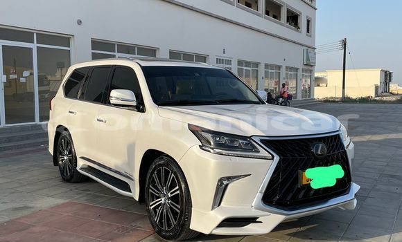 Buy Used Lexus LX 570 White Car in Suhar in al-Batinah Buy Used Lexus LX 570 White Car in Suhar in al-Batinah