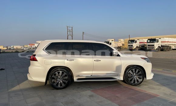 Buy Used Lexus LX 570 White Car in Suhar in al-Batinah Buy Used Lexus LX 570 White Car in Suhar in al-Batinah