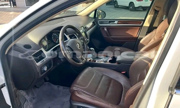 Buy Used Volkswagen Touareg White Car in Muscat in Masqat