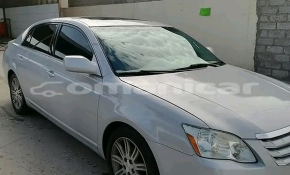 Buy Used Toyota Avalon White Car in as–Sib in Masqat Buy Used Toyota Avalon White Car in as–Sib in Masqat