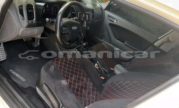 Buy Used Rolls-Royce Ghost White Car in Wadi Al Kabir in Masqat Buy Used Rolls-Royce Ghost White Car in Wadi Al Kabir in Masqat