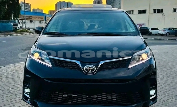 Buy Used Toyota Sienna Black Car in Matrah in Masqat Buy Used Toyota Sienna Black Car in Matrah in Masqat