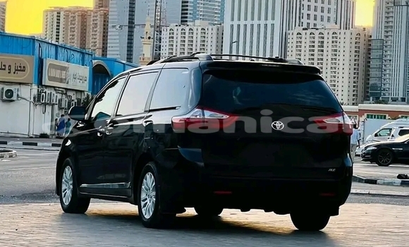 Buy Used Toyota Sienna Black Car in Matrah in Masqat Buy Used Toyota Sienna Black Car in Matrah in Masqat