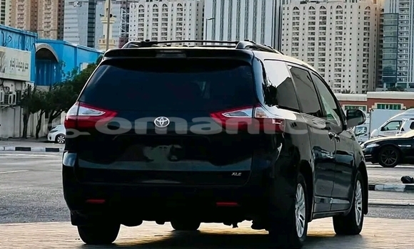 Buy Used Toyota Sienna Black Car in Matrah in Masqat Buy Used Toyota Sienna Black Car in Matrah in Masqat