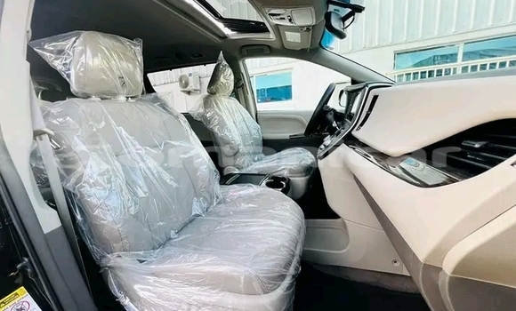 Buy Used Toyota Sienna Black Car in Matrah in Masqat Buy Used Toyota Sienna Black Car in Matrah in Masqat